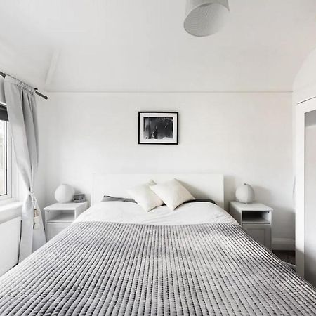 The Film Studio Appartement 5 Min To Harry Potter Γουάτφορντ Εξωτερικό φωτογραφία