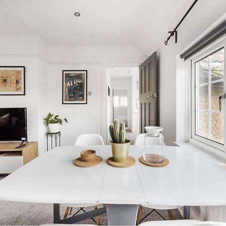 The Film Studio Appartement 5 Min To Harry Potter Γουάτφορντ Εξωτερικό φωτογραφία